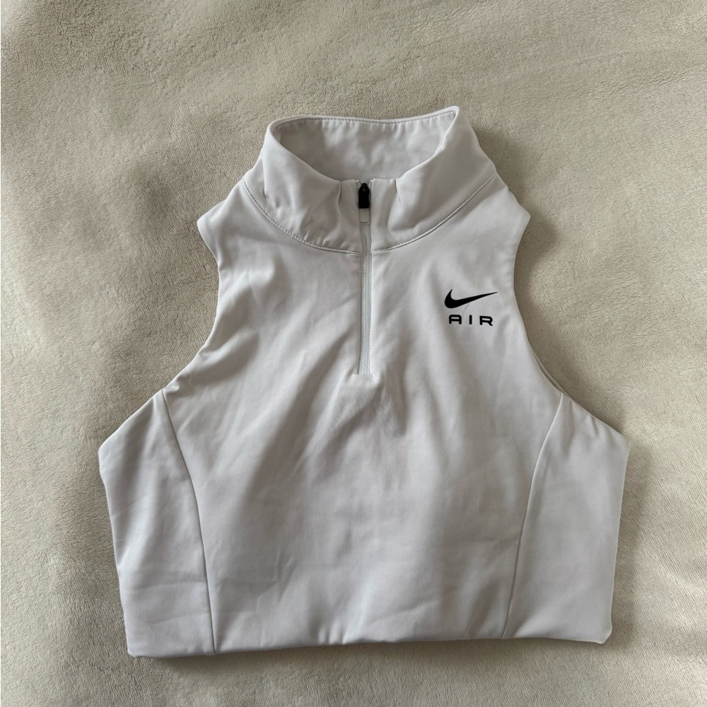 Nike Swoosh 1/2 Zip Women’s Medium Support Bra
